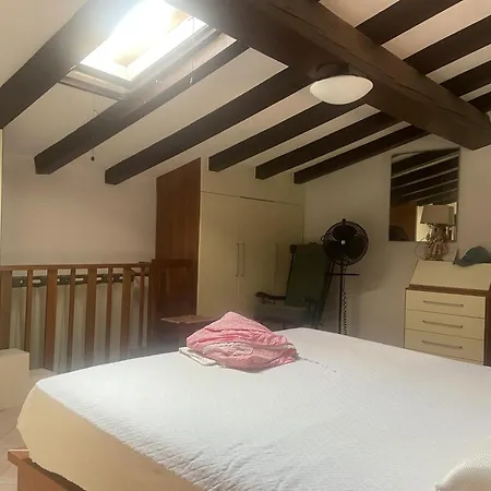 Quercianella Deluxe Apartamento *