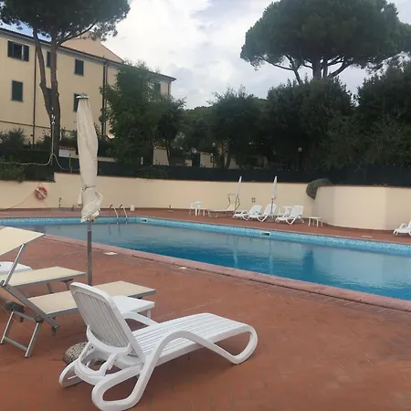 Quercianella Deluxe Apartamento